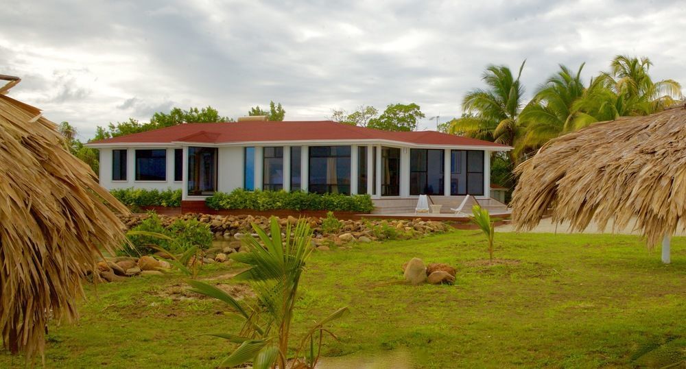 Royal Belize Hotel Thatch Caye Kültér fotó